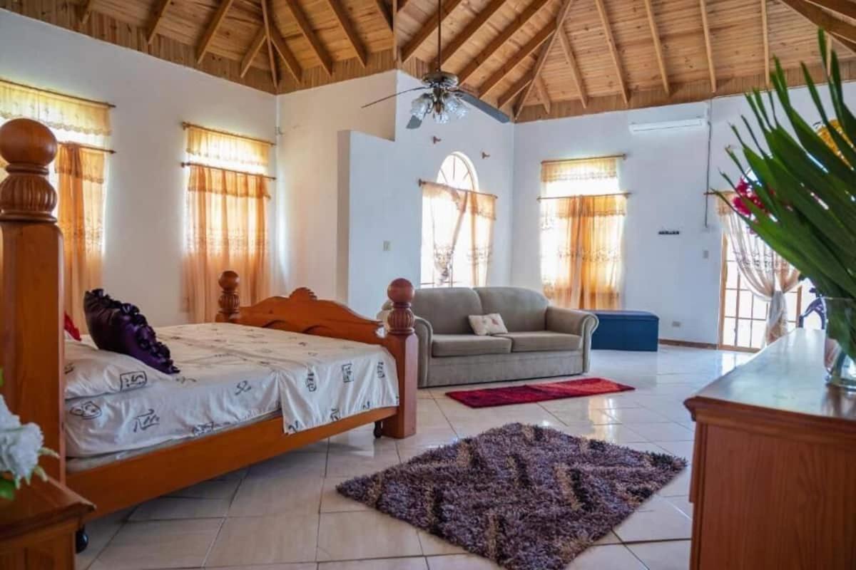 Sweetsop Jamaica Villa And Tours Montego Bay Exteriör bild